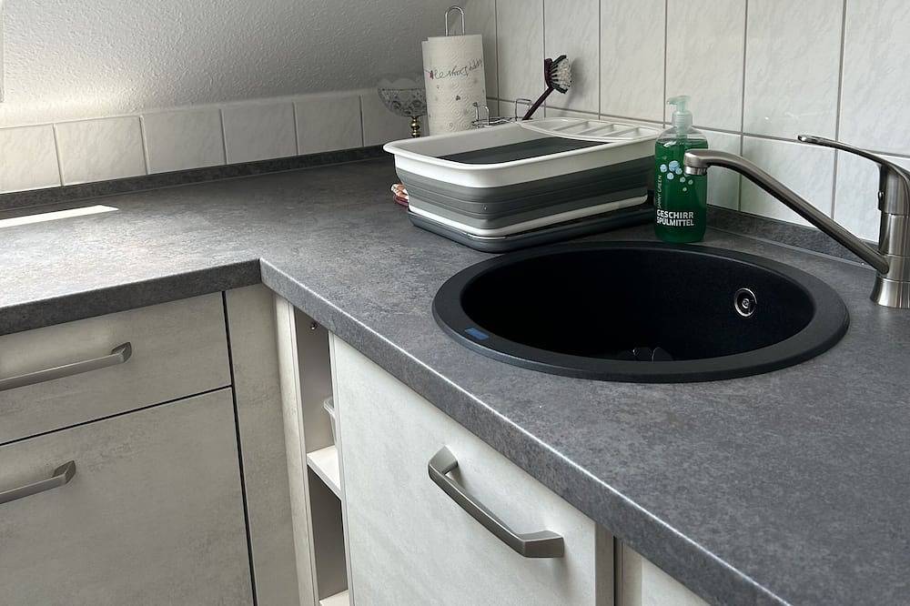 Apartamento entero, Elegante apartamento de 3 habitaciones en la planta superior con terraza en la azotea en el centro de Magdeburgo in Magdeburgo, Elbe-Börde-Heide