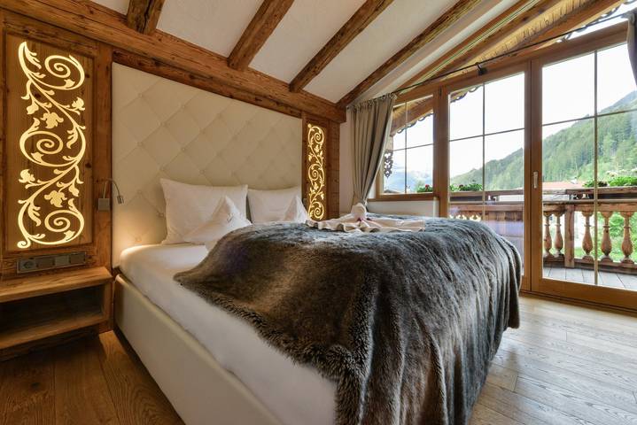 Ferienhaus für 12 Personen, mit Balkon und Whirlpool sowie Terrasse und Garten im Lechtal - 2