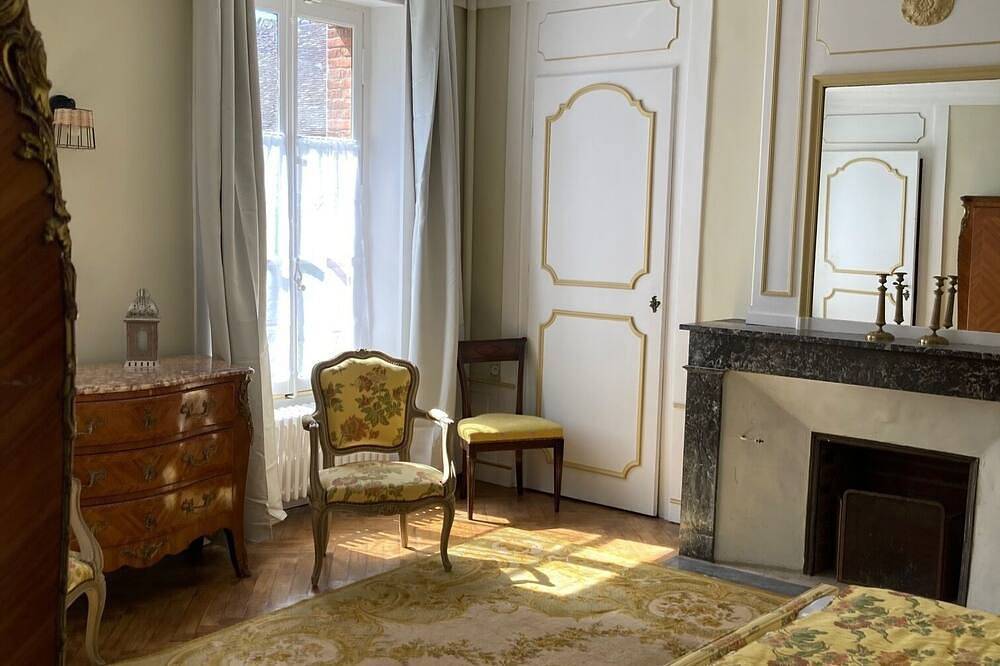 Maison de Famille Avec Piscine et Tennis in Tourouvre, Parc naturel régional du Perche