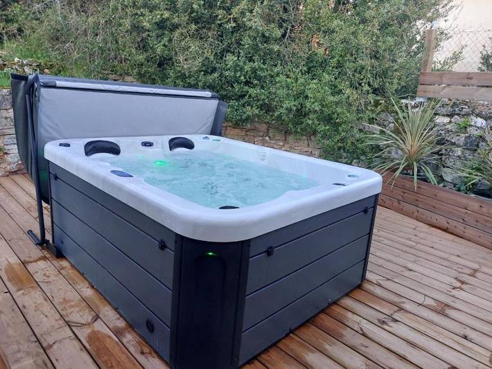 Gîte pour 2 personnes, avec jardin ainsi que jacuzzi et piscine à Bruniquel - 2