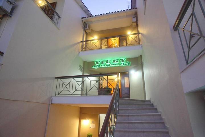 Appart’hôtel pour 4 personnes, avec vue et jardin ainsi que balcon et piscine