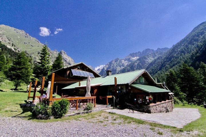 Hôtel pour 2 personnes, avec terrasse ainsi que vue et jardin à Belvédère - 3