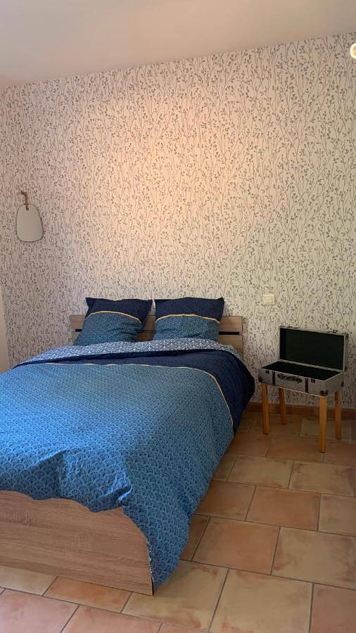 Appartement de vacances pour 2 personnes, avec balcon et vue ainsi que jardin et piscine