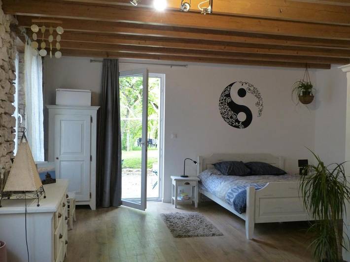 Location de vacances pour 2 personnes, avec Terrasse et Jardin ainsi que Piscine et Vue à Castelnau-de-Lévis
