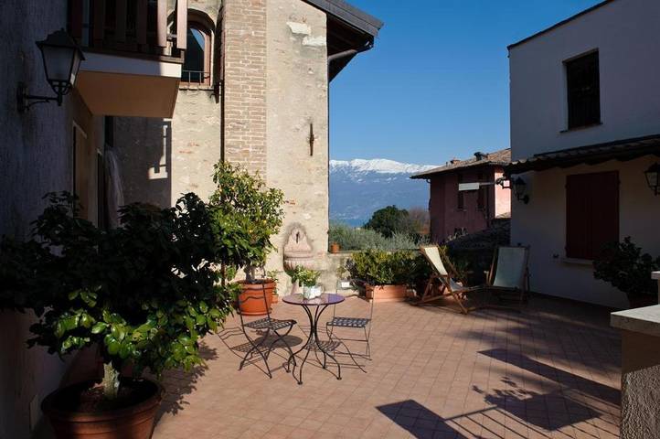 Appartamento per 2 persone, con terrazza e giardino in Toscolano-Maderno