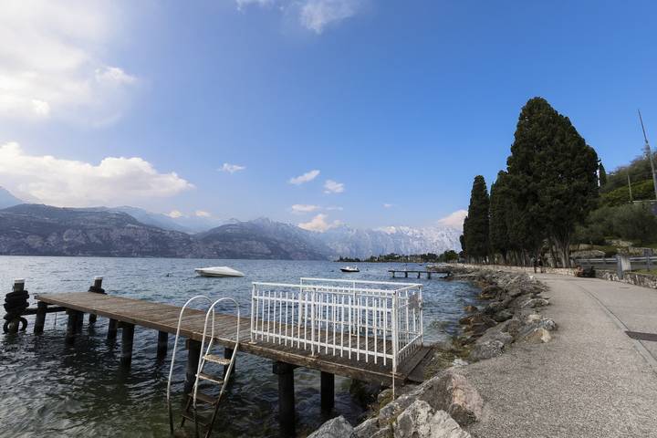 Ferienhaus für 4 Personen, mit Terrasse und Seeblick am Gardasee - 2