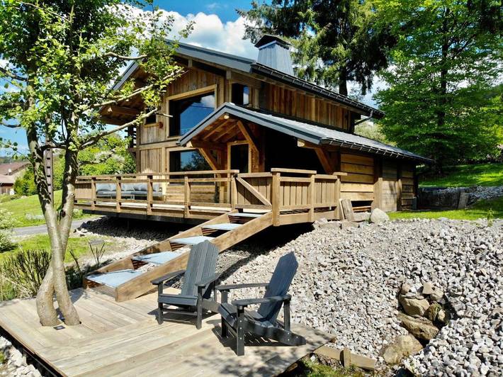 Location de vacances pour 5 personnes, avec Balcon et Jacuzzi ainsi que Terrasse et Jardin à Raon-aux-Bois
