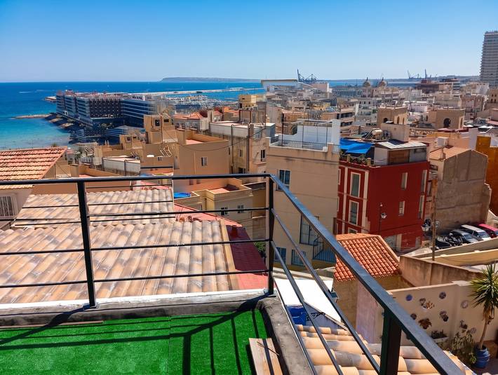Maison confortable avec vue sur mer à Alicante + Jardin in Alacant, Alicante