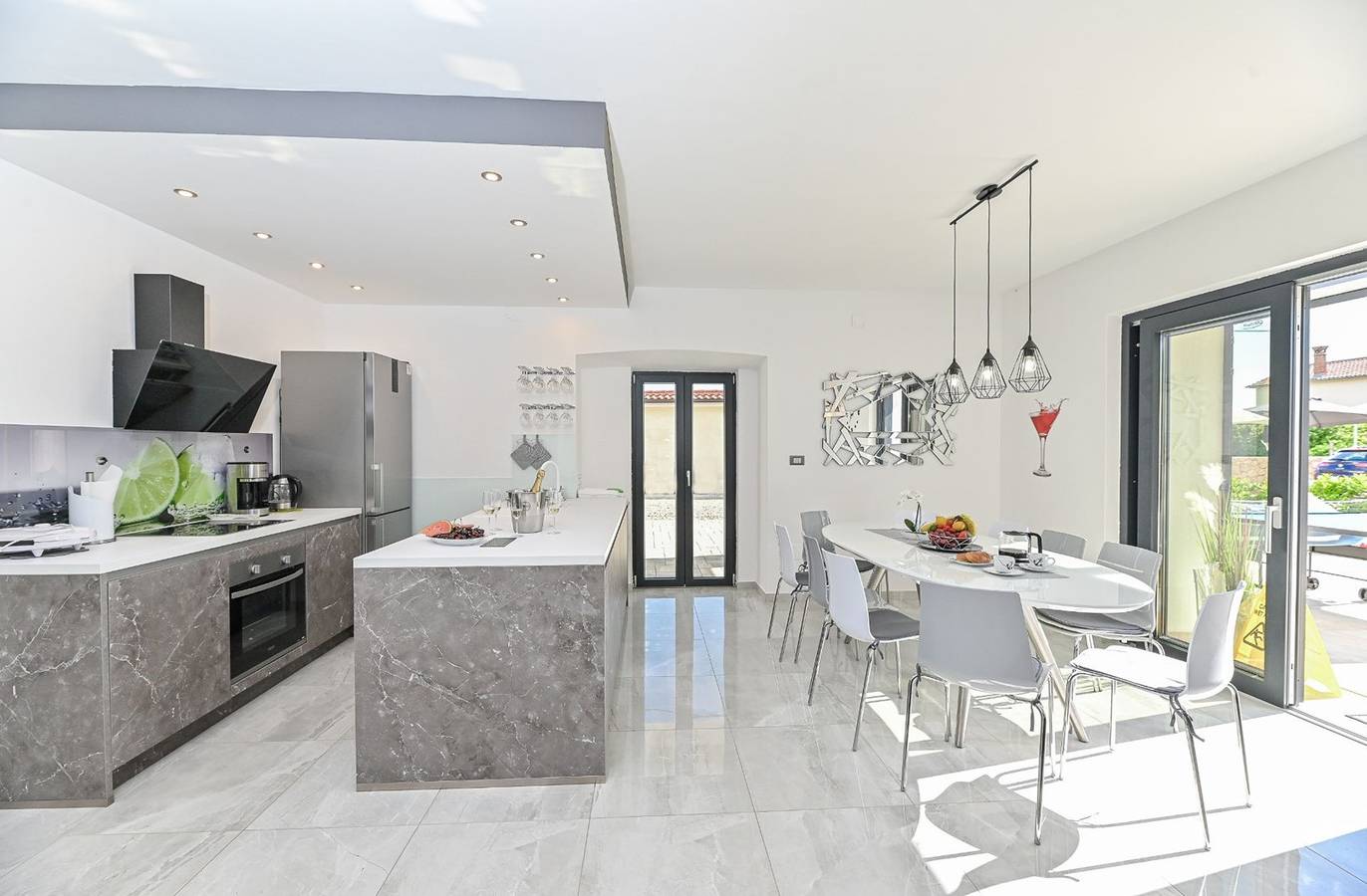 Geräumige Villa Ivy mit Außenpool in ruhiger Lage auf Krk in Kras, Krk