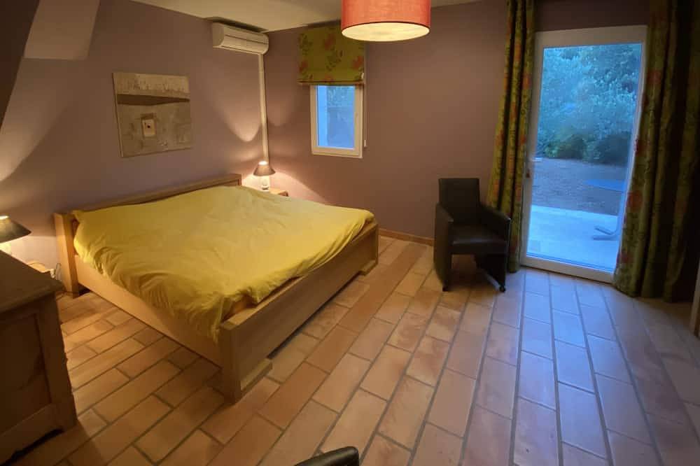 Beautiful Villa with Pool in Cabrières-d'Avignon, Regionaler Naturpark Luberon