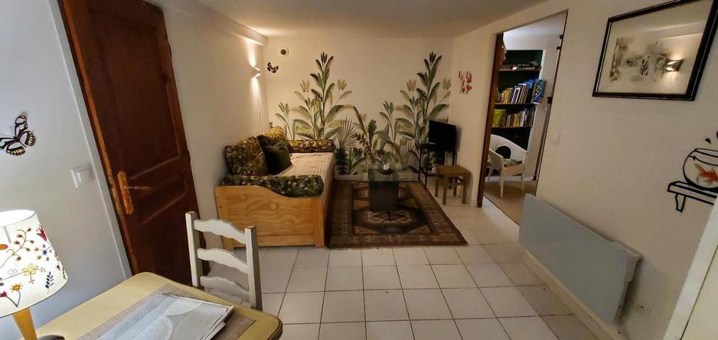 Location de vacances pour 7 personnes, avec vue ainsi que piscine et jardin, animaux acceptés à Crécy-la-Chapelle - 3