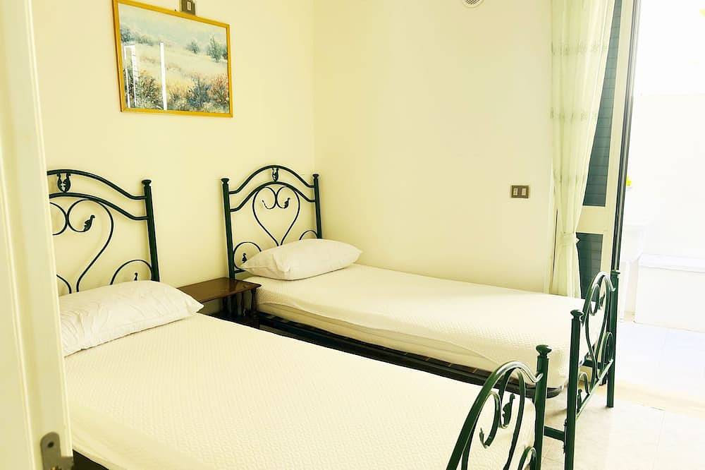 Entire apartment, Melissa Holiday House 4 to 6 places in Torre Pali, Gulf of Taranto