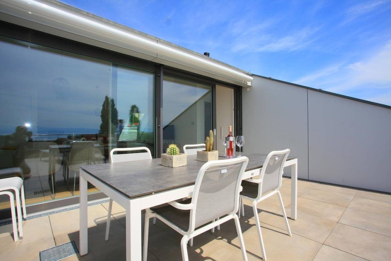 Ganze Wohnung, Penthouse See-Flair Traumhafte Ferienwohnung mit grandioser See-/ und Alpensicht in Immenstaad, Immenstaad am Bodensee