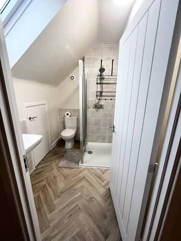 Holiday Rental for 5 People in Bradford, West Yorkshire, Photo 2