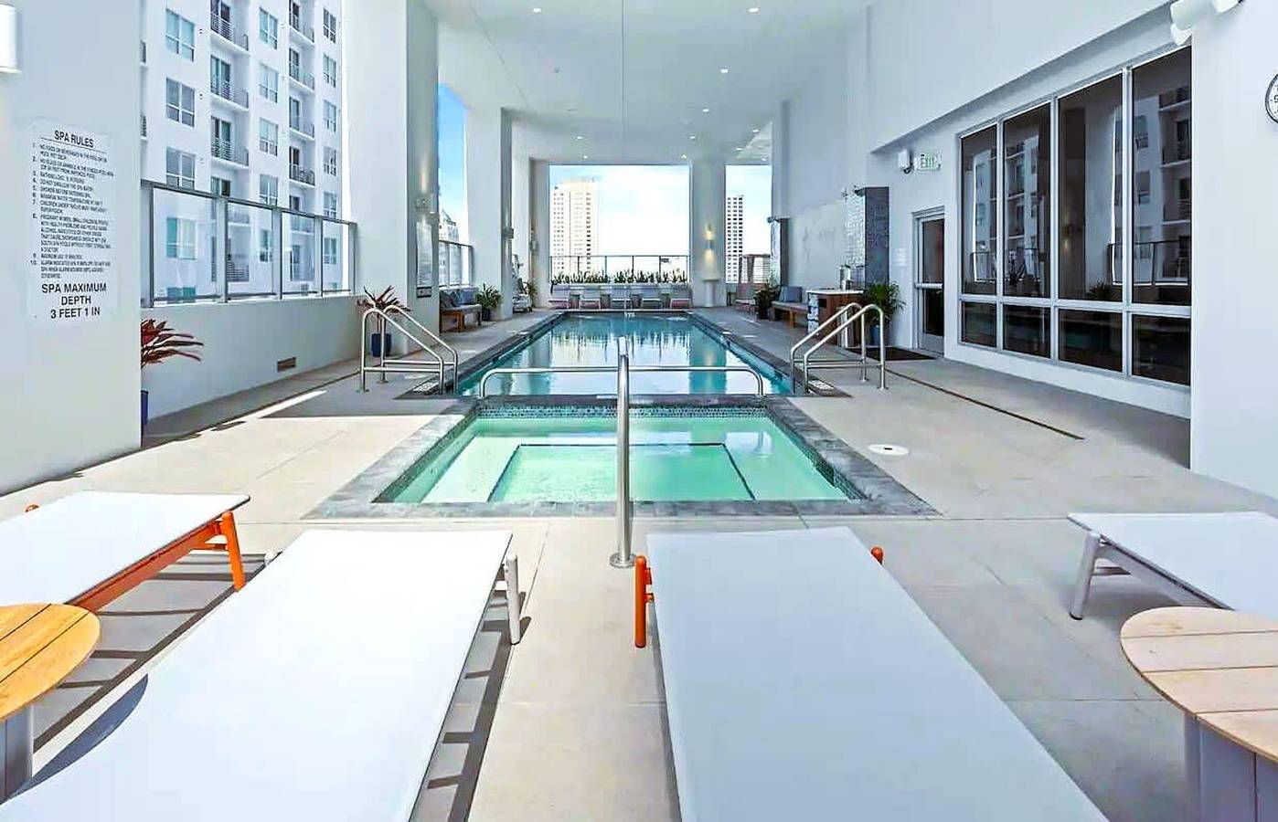 Entire apartment, Pool  Gym   Views   A Peaceful Pause in Downtown in Miami, Florida