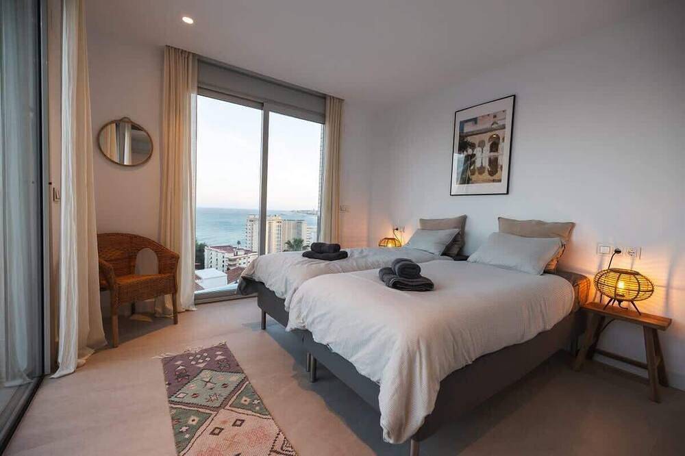 Villa with uninterrupted  sea view in Torreblanca (Fuengirola), Fuengirola