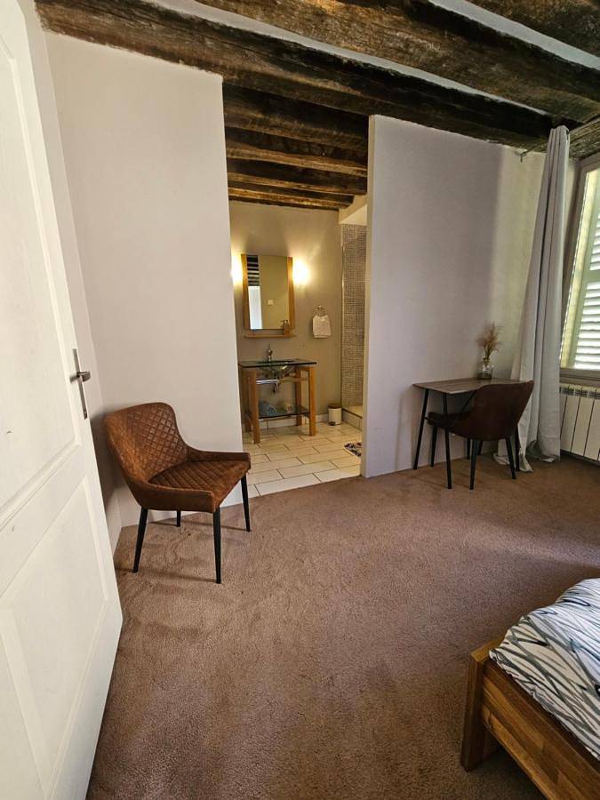 Gîte pour 2 personnes, avec vue ainsi que balcon et jardin à Donzy - 2