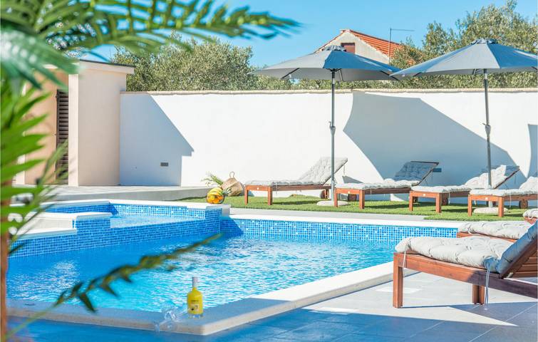 Ferienhaus für 10 Personen, mit Garten und Terrasse in Biograd na Moru - 2