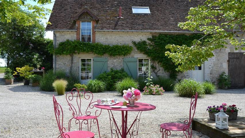 Maison de vacances pour 4 personnes, avec jardin ainsi que vue sur le lac et terrasse dans Loiret