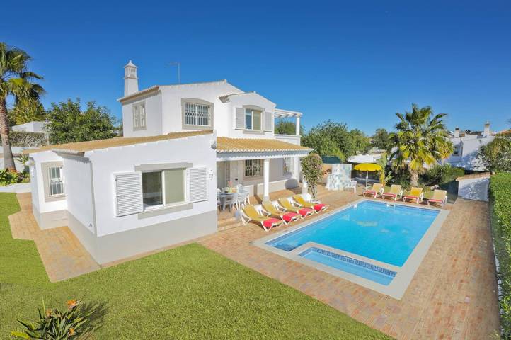 Villa voor 8 personen, met tuin in Guia