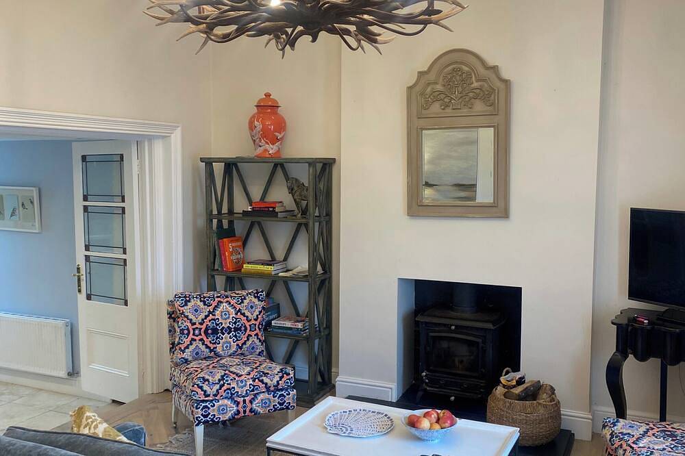 3 Bed House in Kildare, Sleeps 9 with Parking in County Kildare