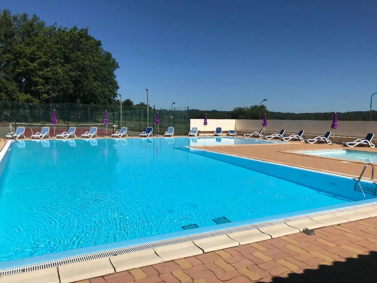 Camping 4 étoiles - Piscine in Sainte-Nathalène, Périgord Noir