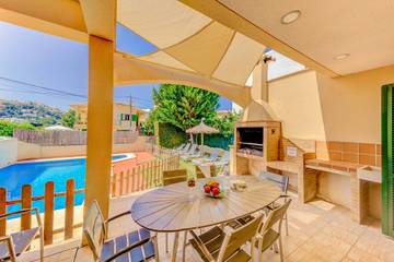 Villa in Playa del Port de Pollença, Pollença für 8 