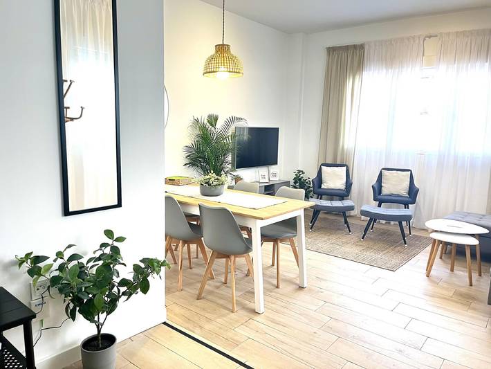 Cheap villa for 5 people in Malaga