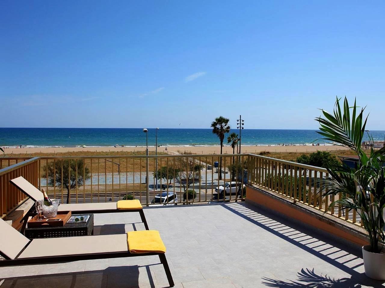 Aparthotel Solifemar in Castelldefels, Baix Llobregat