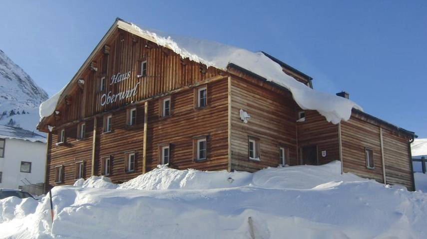 Ferienwohnung für 10 Personen, mit Garten und Ausblick in Galtür