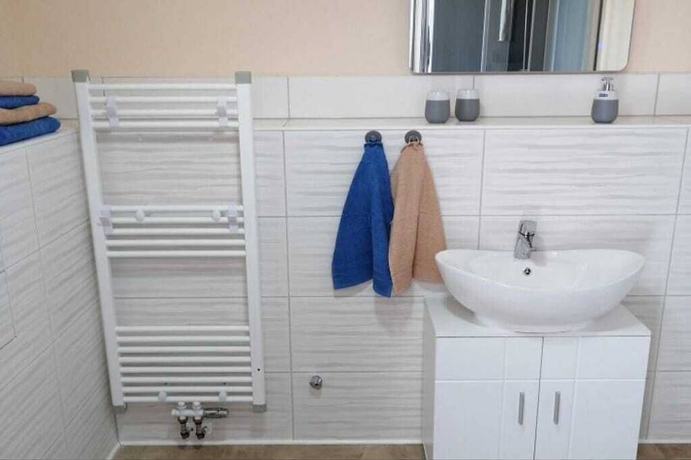 Ganze Wohnung, Müritzblick am Wünnow mit Wasserzugang und direkt in der Innenstadt. in Ludorf, Müritz