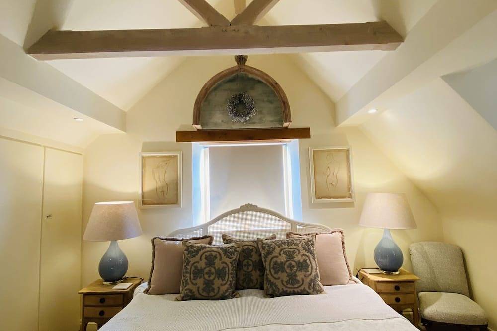 Stunning Interior Designed 2 Bedroom Cottage in the Center of Chipping Campden in Chipping Campden, Gloucestershire
