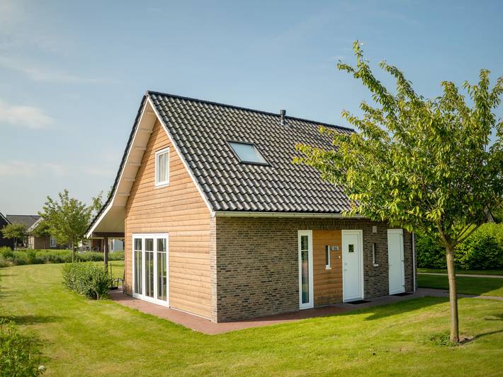 Ferienhaus für 6 Personen, mit Balkon/Terrasse und Terrasse sowie Sauna in Nieuwvliet