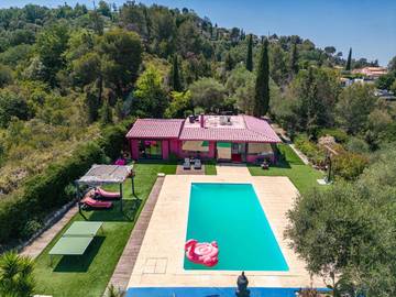 Cottage pour 6 personnes, avec terrasse ainsi que piscine et vue à Colomars