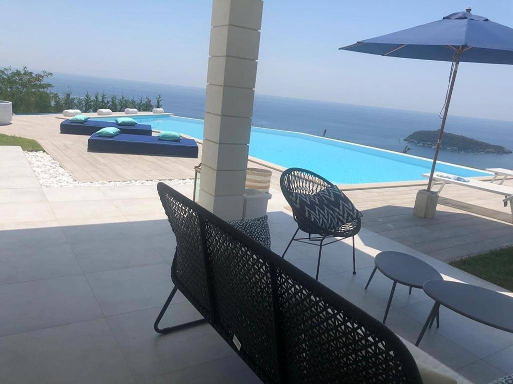 Luxury villa Blue&Blanc piscina a sfioro isola in Diamante, Tyrrhenische Küste Kalabrien