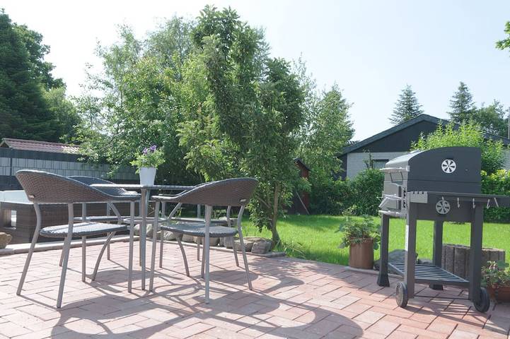 Ferienhaus für 4 Personen, mit Garten in Bedekaspel
