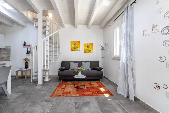Appartamento intero, Appartamento 'Casa Angela' con giardino privato, balcone e aria condizionata in Nulvi, Provincia di Sassari