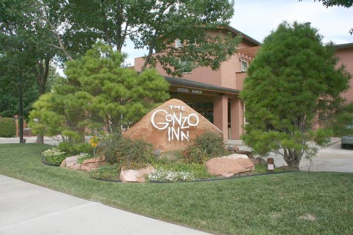 Hôtel pour 2 personnes, avec piscine ainsi que vue et terrasse, animaux acceptés