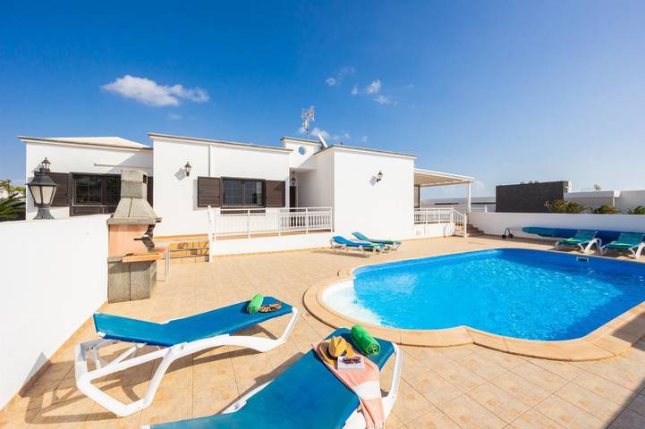 Chalet para 6 personas, con terraza y jardín en Puerto Calero