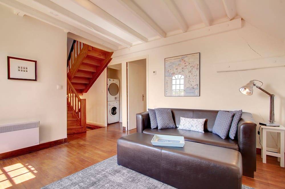 Luxury Cottage Next to Medieval Castle with Stunning Valley Views! in Beynac-et-Cazenac, Périgord Noir