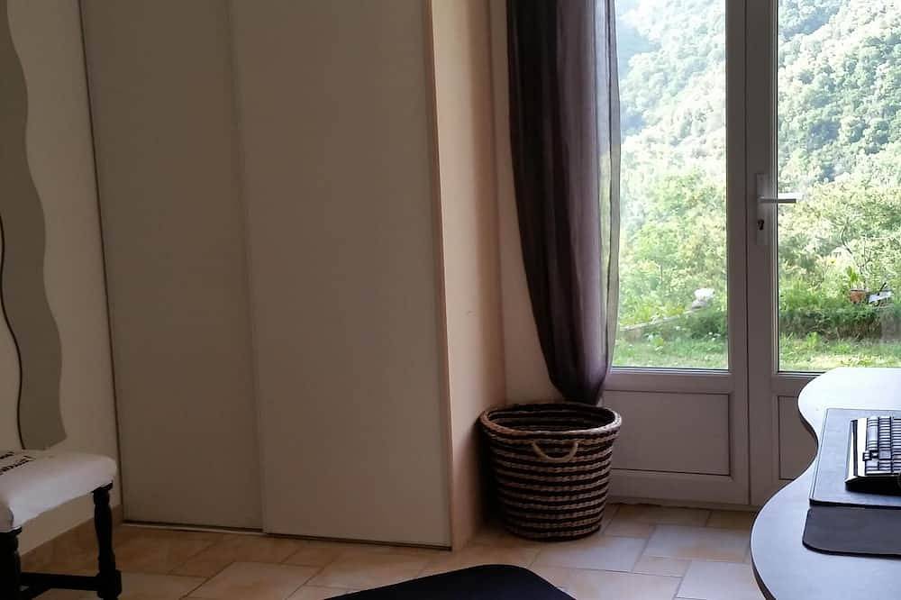 Komfortable Villa mit privatem Pool und Garten, 15 Minuten vom Meer entfernt. in Tanneron, Draguignan Region