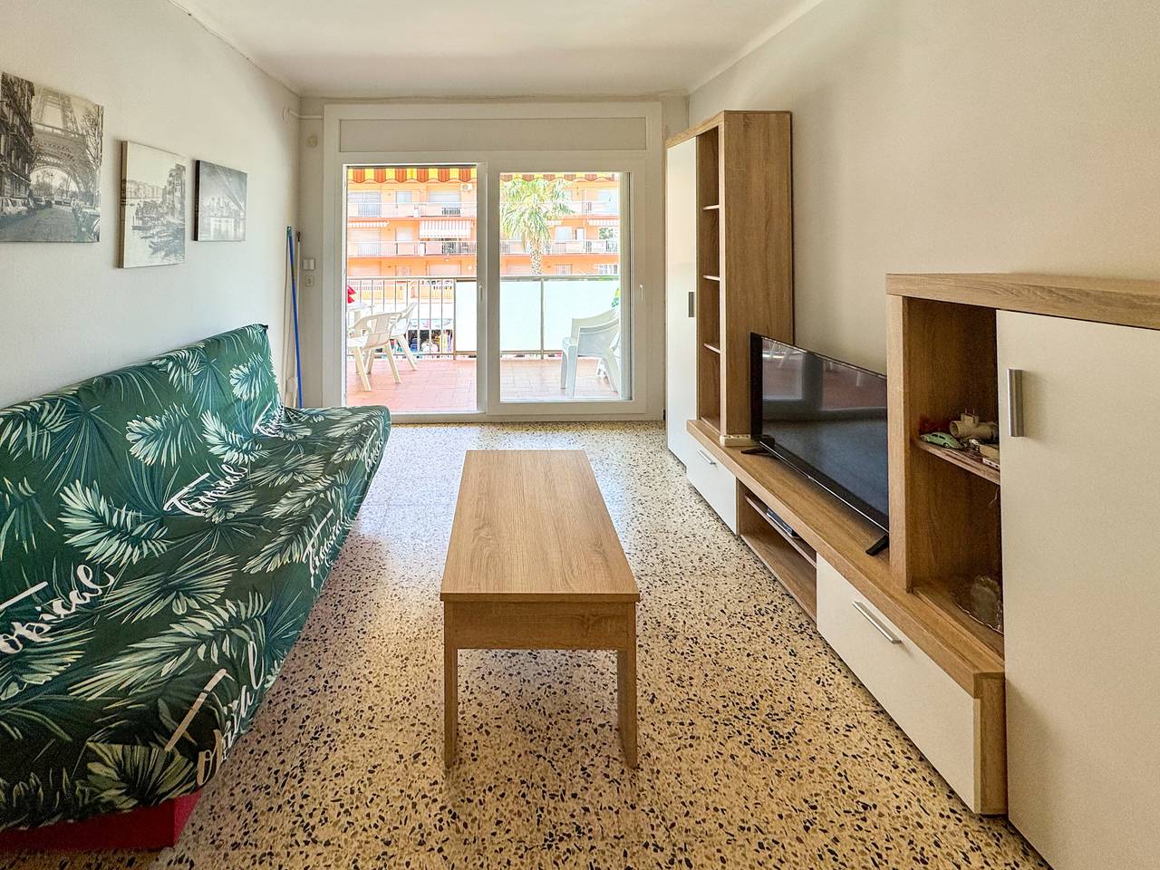 Ganze Wohnung, Ferienwohnung für 6 Personen mit Terrasse in Santa Margarida, Roses