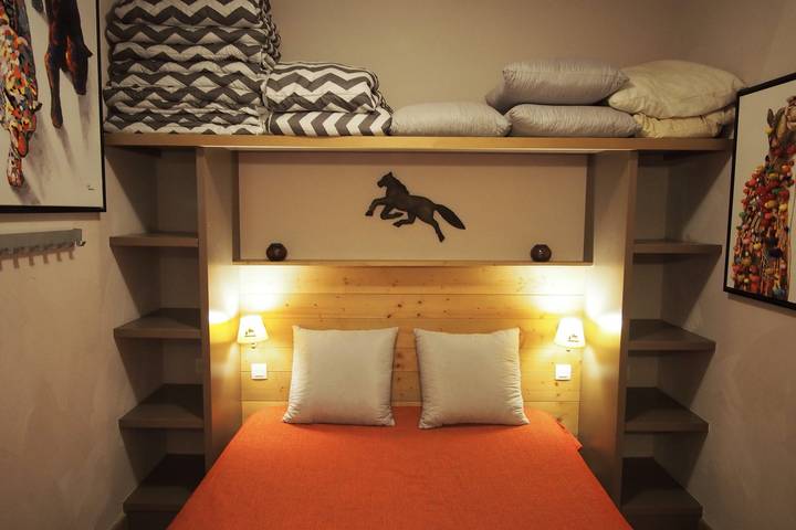 Gîte pour 13 personnes, avec piscine ainsi que sauna et balcon, adapté aux familles à Risoul - 2