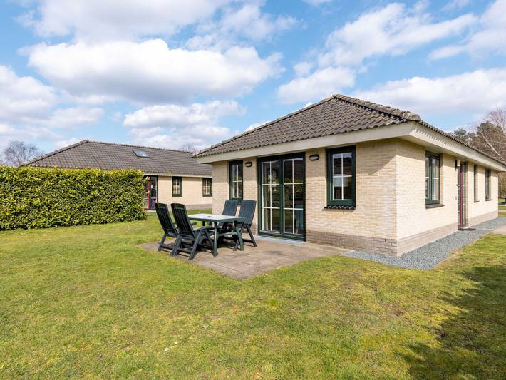 Vakantiehuis voor 2 personen, with Terras and Tuin as well as Zwembad and Sauna in Putten