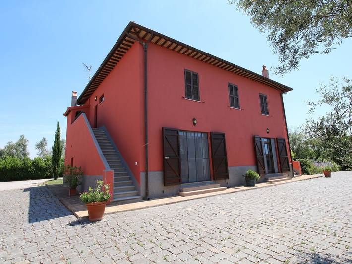 Casa vacanza per 4 persone, con piscina e terrazza, adatto a famiglie con bambini in Montalto di Castro