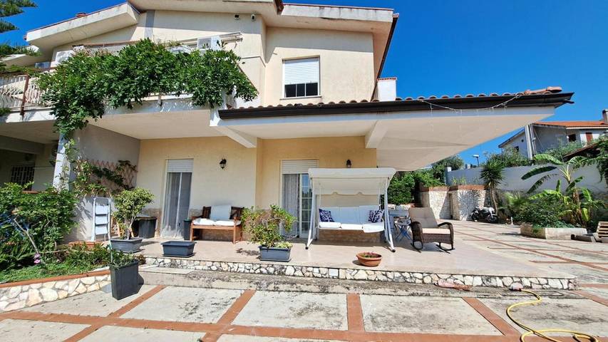 Gästehaus für 2 Personen, mit Pool und Garten sowie Ausblick - 1