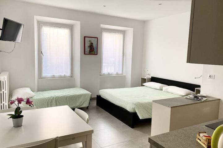 Gîte pour 3 personnes, avec Balcon et Jardin dans Pettenasco - 4