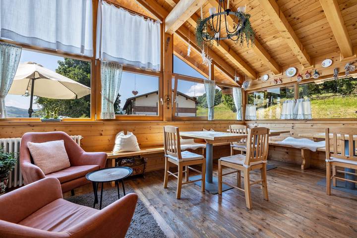 Entire apartment, Apartment 'Monte Altissimo' with Mountain View, Shared Terrace and Wi-Fi in Brentonico, Garda Mountains