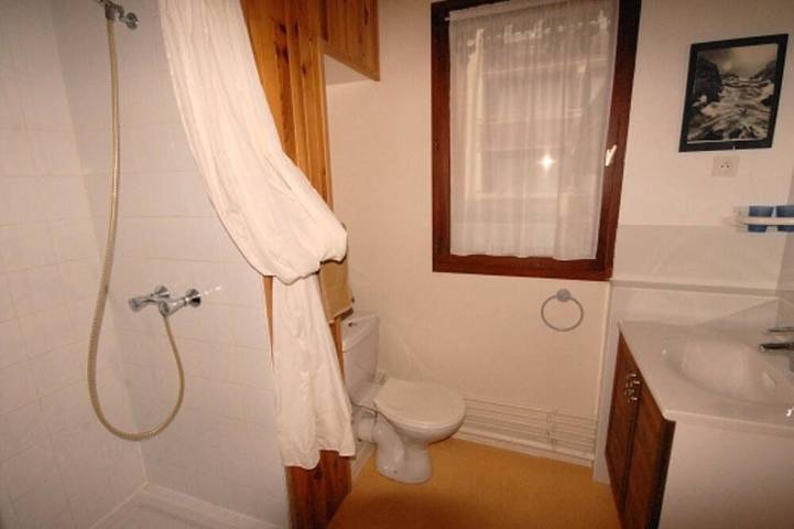 Chalet pour 4 personnes, avec piscine dans Gourette - 2
