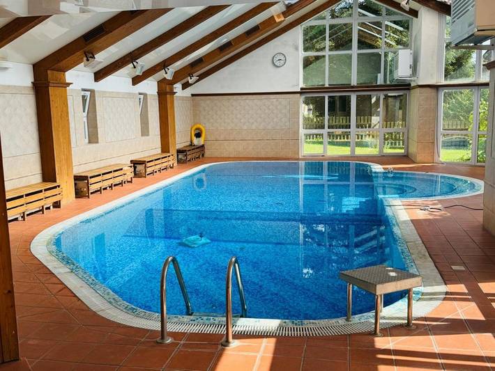 Willa dla 20 osób, z ogród i sauna oraz widok i basen - 1